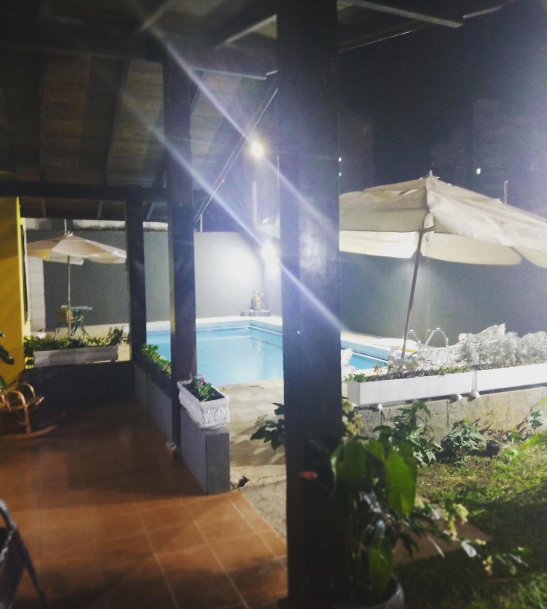 Hostel Le Castelle Caraguatatuba Buitenkant foto